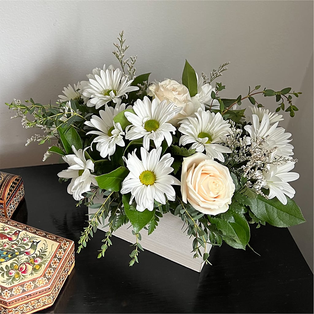 Fresh Linen Box Bouquet – Concord Flowers, Concord CA