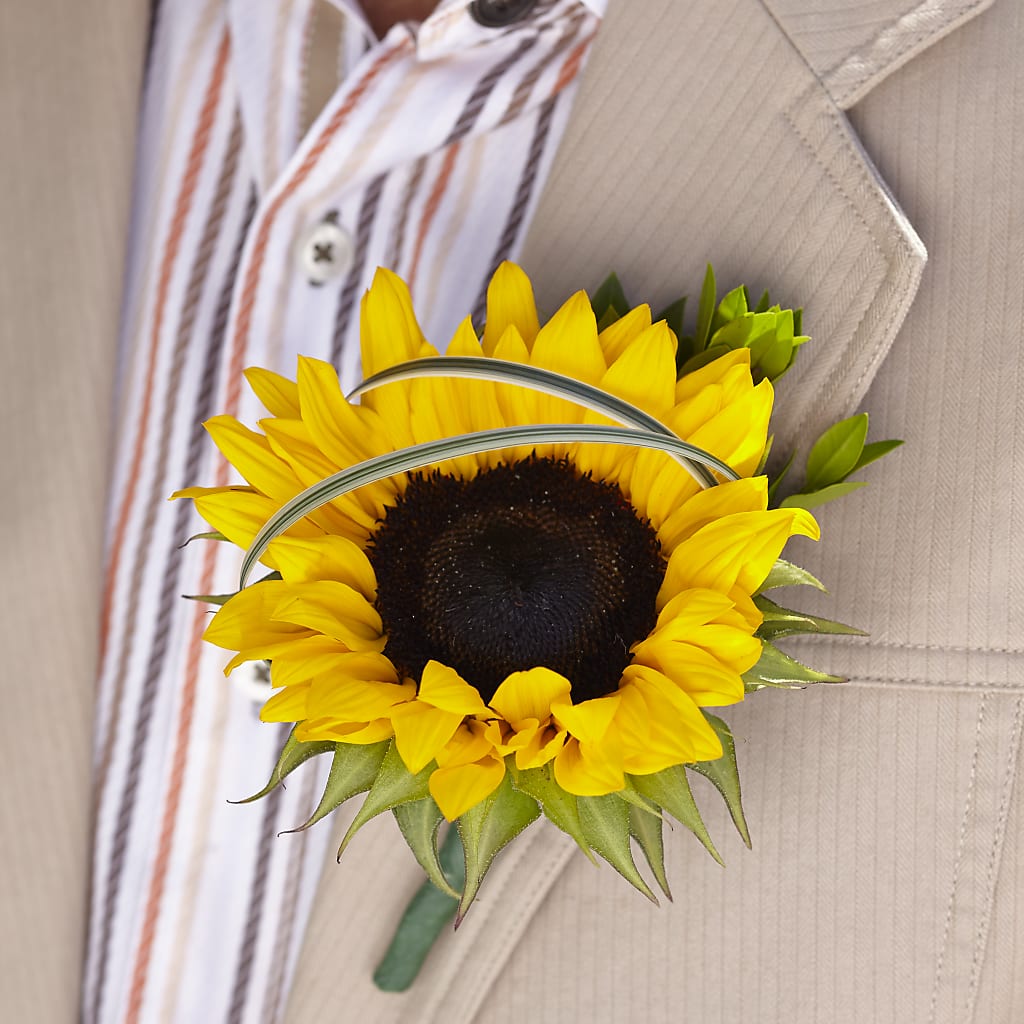 Free Spirit Boutonniere – Concord Flowers, Concord CA