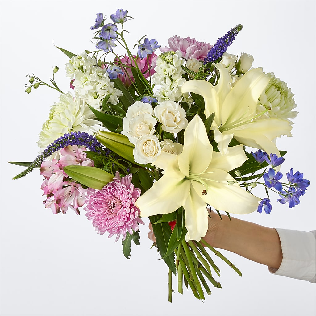 Winter Celebration Bouquet –  Concord Flowers, Concord CA