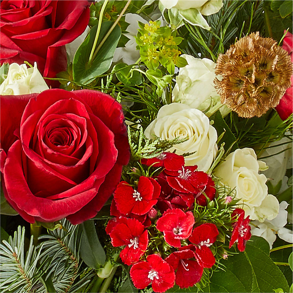 Deck the Halls Bouquet –  Concord Flowers, Concord CA